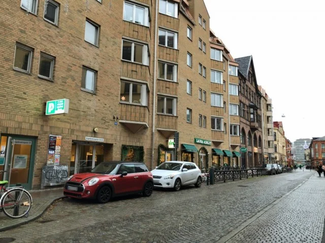 [北欧とアフリカを巡る年末年始の冒険旅行記：北欧編36] やっとロストバゲッジの荷物が帰ってきたよ！そんじゃ着替えてマルメキャッスルに行ってみよう！