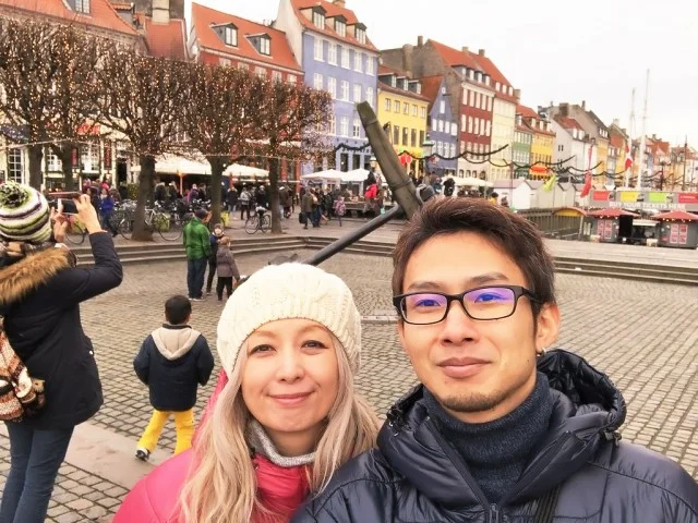 [北欧とアフリカを巡る年末年始の冒険旅行記：北欧編48] コペンハーゲンの人気スポット「NYHAVN - ニューハウン」に到着！オッサンの人魚も居るよｗ