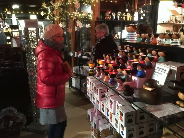 [北欧とアフリカを巡る年末年始の冒険旅行記：北欧編53] チボリ公園のクリスマスマーケット