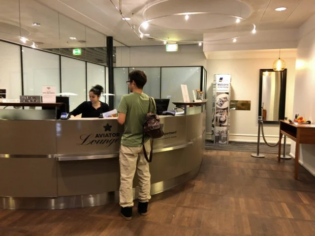 [北欧とアフリカを巡る年末年始の冒険旅行記：北欧編60] コペンハーゲン国際空港のラウンジ「Aviator Lounge」でデニッシュパン♪