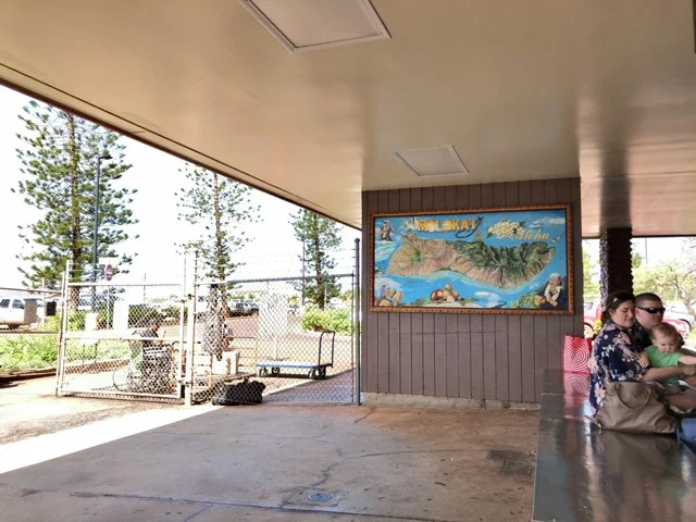 [ハワイ最後の楽園「モロカイ島」旅行記17] モロカイ島の空港「ホオレフア空港（Ho’olehua）」に到着！で、荷物どこ？