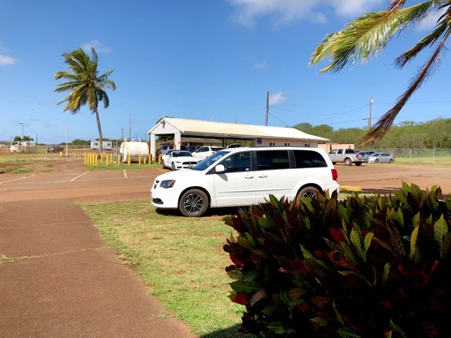 [ハワイ最後の楽園「モロカイ島」旅行記19] エー！聞いてないよぉ、何でコンパクトカーがDODGEダッジのキャラバンになるんだよ!?