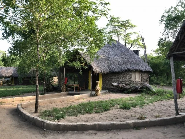 [北欧とアフリカを巡る年末年始の冒険旅行記：サファリ編19] アフリカサファリキャンプのお部屋の中。