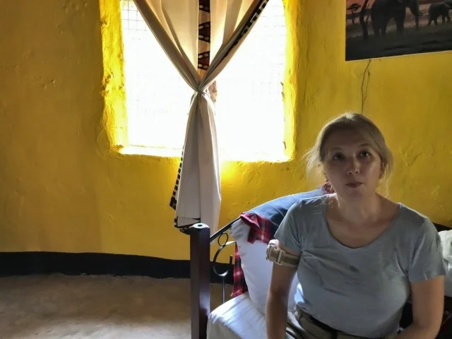 [北欧とアフリカを巡る年末年始の冒険旅行記：サファリ編19] アフリカサファリキャンプのお部屋の中。