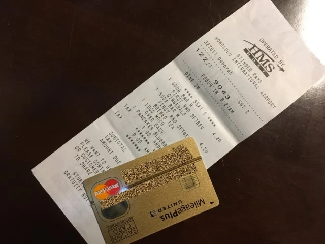 ハワイ旅行でレストランにてクレジットカードでチップを支払う方法