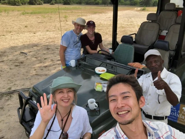 [北欧とアフリカを巡る年末年始の冒険旅行記：サファリ編29] アフリカの大自然の中でティータイム