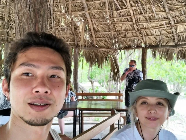 [北欧とアフリカを巡る年末年始の冒険旅行記：サファリ編32] アフリカサファリ・ゲームドライブ中の昼食タイム♪