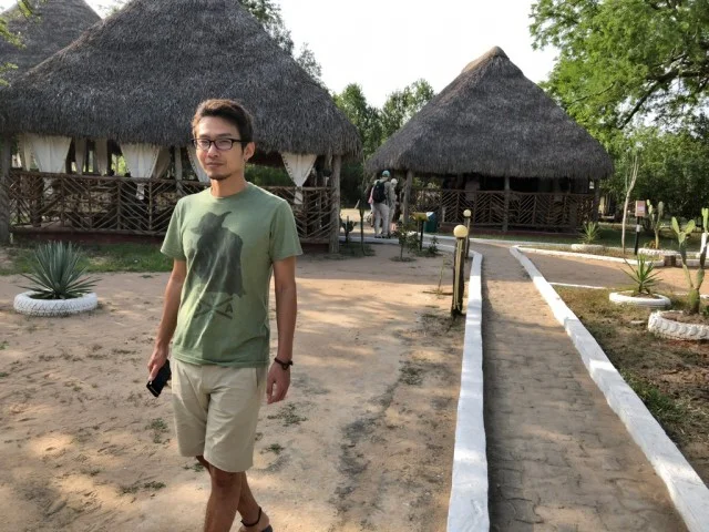 [北欧とアフリカを巡る年末年始の冒険旅行記：サファリ編38] 昨日大晦日だと勘違いしてイベント進行してたブッシュマン再び。
