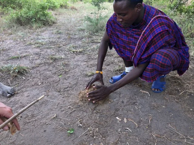[北欧とアフリカを巡る年末年始の冒険旅行記：サファリ編41] アフリカの大地で火を灯す。
