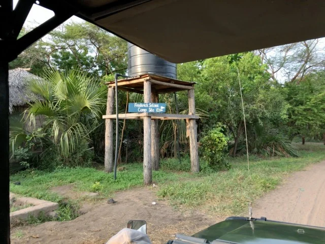 [北欧とアフリカを巡る年末年始の冒険旅行記：サファリ編46] ルフィジ川のほとり。タンボの村。