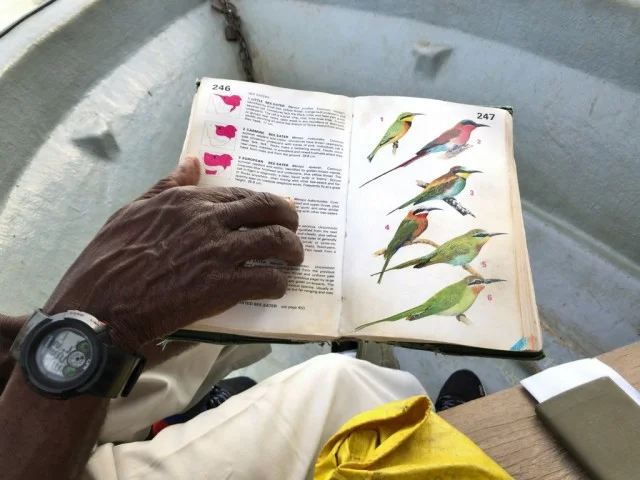 [北欧とアフリカを巡る年末年始の冒険旅行記：サファリ編47] 年季の入った宝物のサファリガイドブック