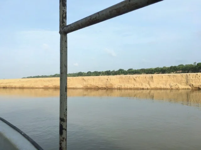 [北欧とアフリカを巡る年末年始の冒険旅行記：サファリ編48] セルー動物保護区の入り口