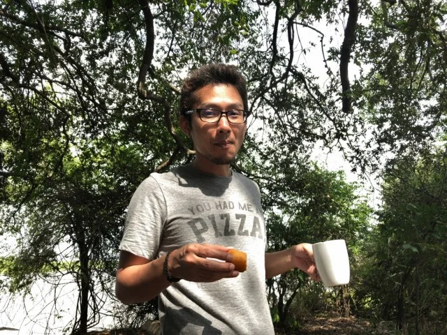 [北欧とアフリカを巡る年末年始の冒険旅行記：サファリ編51] 藪の奥からカバの鳴き声（汗）そこに居るんちゃうん？
