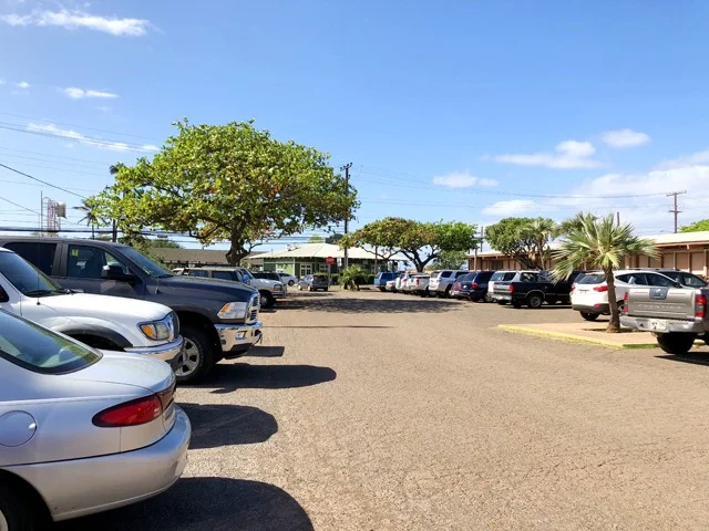 [ハワイ最後の楽園「モロカイ島」旅行記33] モロカイ島のファーマーズマーケット（フリーマーケット）の穴場の駐車場