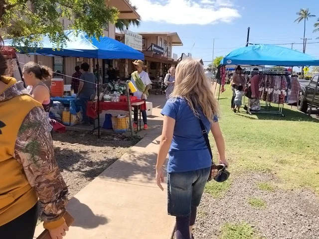 [ハワイ最後の楽園「モロカイ島」旅行記35] モロカイ島のファーマーズマーケットで地元の芸術家が作った可愛らしいアンクレットを購入♪