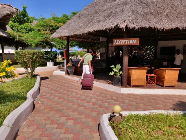 [北欧とアフリカを巡る年末年始の冒険旅行記：ザンジバルビーチ編5] ホテルの名前はReef＆Beach Resort - リーフ＆ビーチリゾート