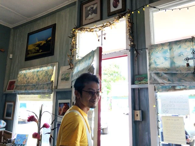 [ハワイ最後の楽園「モロカイ島」旅行記38] モロカイ島のおしゃれな雑貨屋＆本屋さん「Kalele Bookstore」