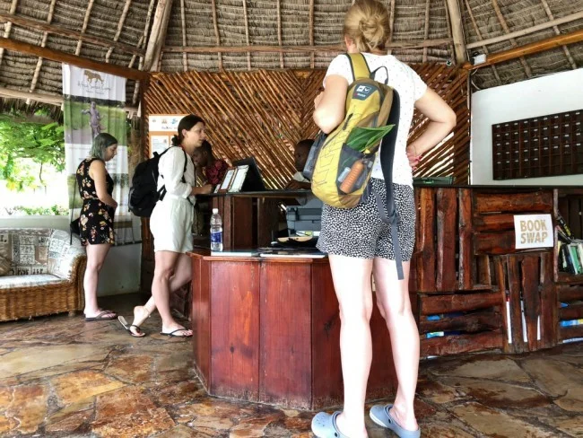 [北欧とアフリカを巡る年末年始の冒険旅行記：ザンジバルビーチ編48] マサイ族のお守り。
