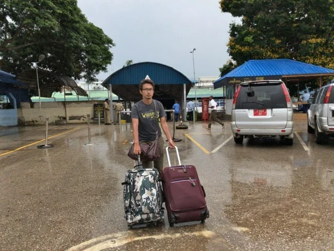 [北欧とアフリカを巡る年末年始の冒険旅行記：ザンジバルビーチ編50] 理不尽でカオスな「ザンジバル国際空港」。