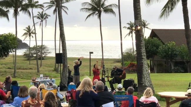 [ハワイ最後の楽園「モロカイ島」旅行記59] フラ・発祥の地で本場のフラのライブを見る