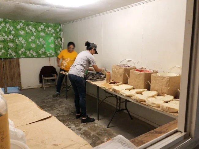 [ハワイ最後の楽園「モロカイ島」旅行記61] モロカイ島で一番有名なお店「カネミツベーカリー」の大人気裏メニュー「HOT Bread」