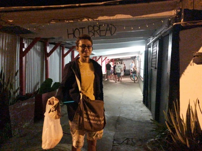 [ハワイ最後の楽園「モロカイ島」旅行記61] モロカイ島で一番有名なお店「カネミツベーカリー」の大人気裏メニュー「HOT Bread」