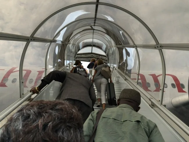 [北欧とアフリカを巡る年末年始の冒険旅行記：ザンジバルビーチ編54] アフリカのエアラインで評価No1のエチオピア航空さんのビジネスクラス