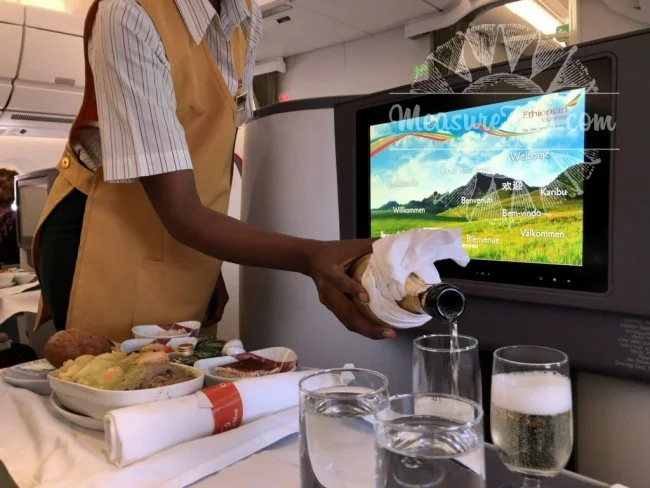 [北欧とアフリカを巡る年末年始の冒険旅行記：ザンジバルビーチ編56] エチオピア航空A350ビジネスクラスの機内食