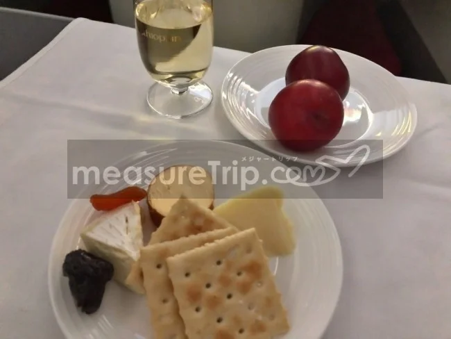 [北欧とアフリカを巡る年末年始の冒険旅行記：ザンジバルビーチ編62] エチオピア航空ET684便（上海行き）1回目の機内食。あれ？さっきと同じ料理？