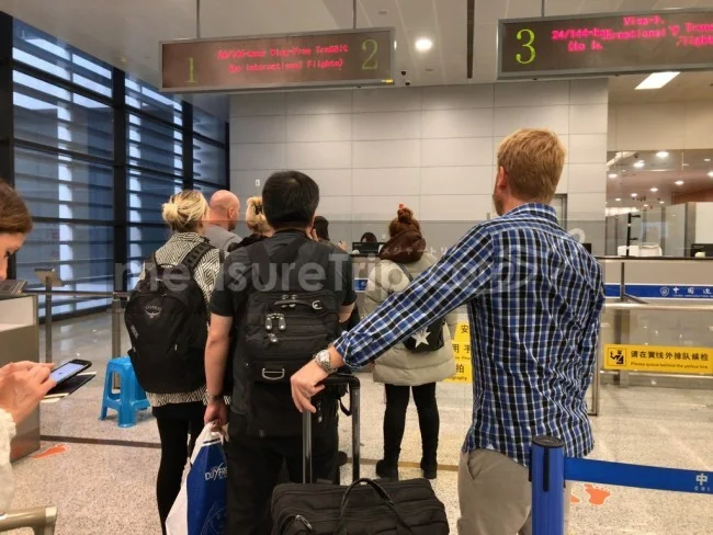 [北欧とアフリカを巡る年末年始の冒険旅行記：ザンジバルビーチ編65] 上海国際空港（PVG）はトランジット（乗継）でも入国しないといけない・・だと！？