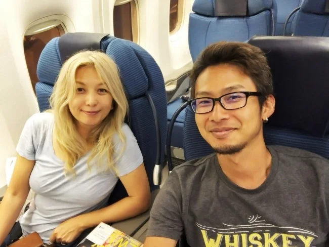 [北欧とアフリカを巡る年末年始の冒険旅行記：ザンジバルビーチ編71] 全日空（ANA）NH976便（上海発・大阪行き / B767-300）のビジネスクラスの座席レビュー