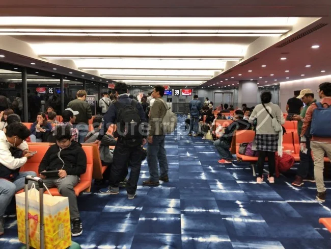 [マレーシアの秘境離島・レダン島GW旅行記5] エアアジア D7 2便に搭乗。この機材はハワイからやって来た。
