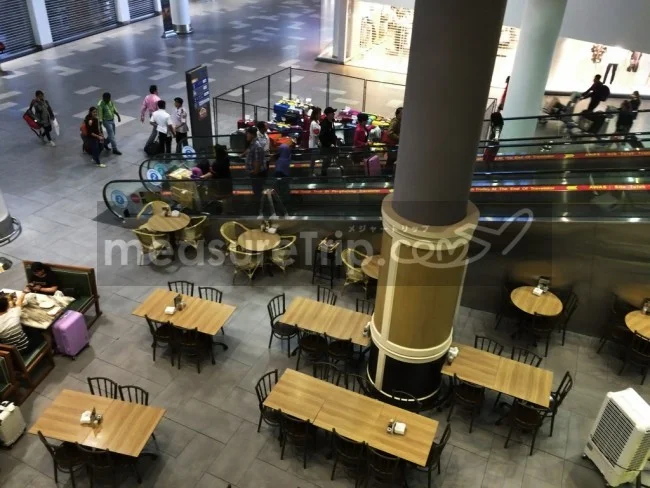 [マレーシアの秘境離島・レダン島GW旅行記10] KLIA2の入国後のエリアにある24時間営業のプライオリティパスOKのラウンジ