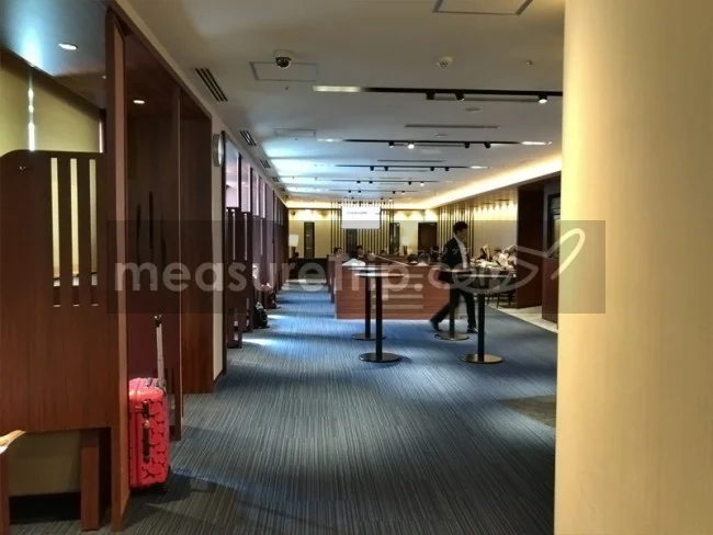 ゴールドカードラウンジ  LOUNGE OSAKA - ラウンジオーサカ ＠伊丹空港 / 大阪国際空港
