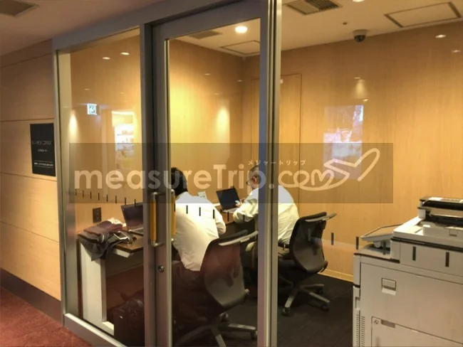 ゴールドカードラウンジ  LOUNGE OSAKA - ラウンジオーサカ ＠伊丹空港 / 大阪国際空港