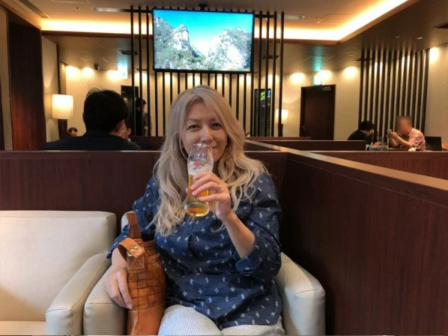 ゴールドカードラウンジ  LOUNGE OSAKA - ラウンジオーサカ ＠伊丹空港 / 大阪国際空港