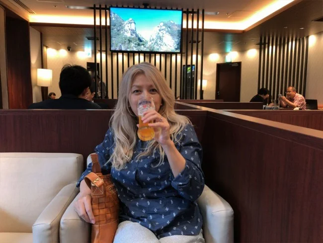 [マリオット・プラチナチャレンジ物語11] 伊丹空港のラウンジオーサカでビールを飲んで羽田にGO！