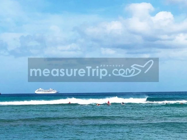 【海外旅行LIVE | 18年6月7日】クルーズ船とサーファー@ワイキキビーチ