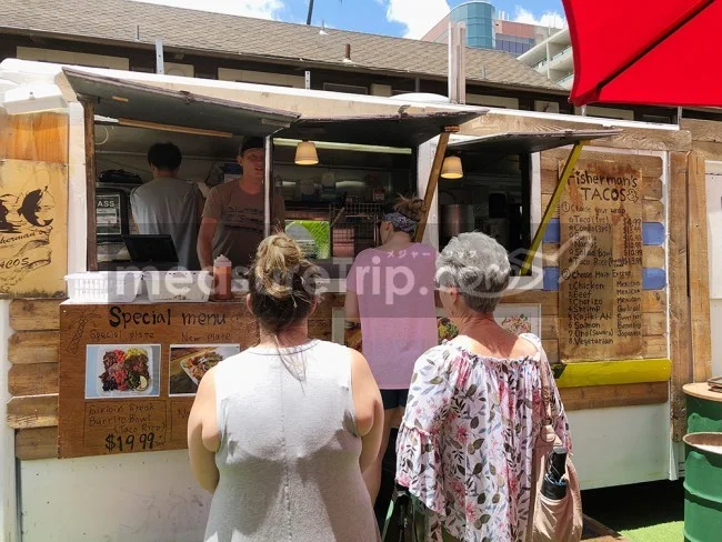 ワイキキフードトラック(屋台村)を堪能!ワイキキビーチウォーク
