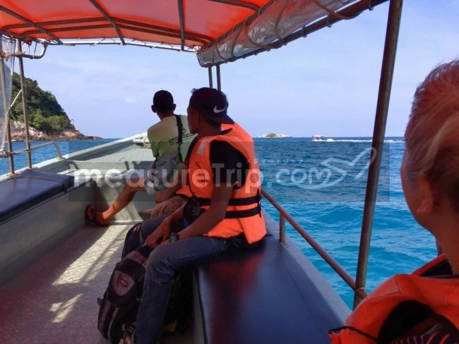 [マレーシアの秘境離島・レダン島GW旅行記20] この海の透明度を求めてレダン島にやって来たんだ！
