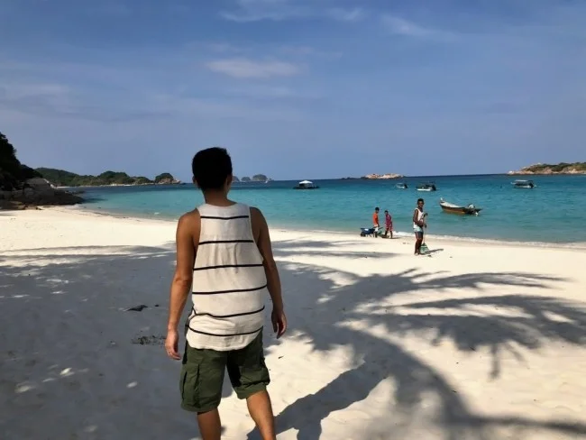 [マレーシアの秘境離島・レダン島GW旅行記22] Wisana Villageのビーチフロントのお部屋紹介。