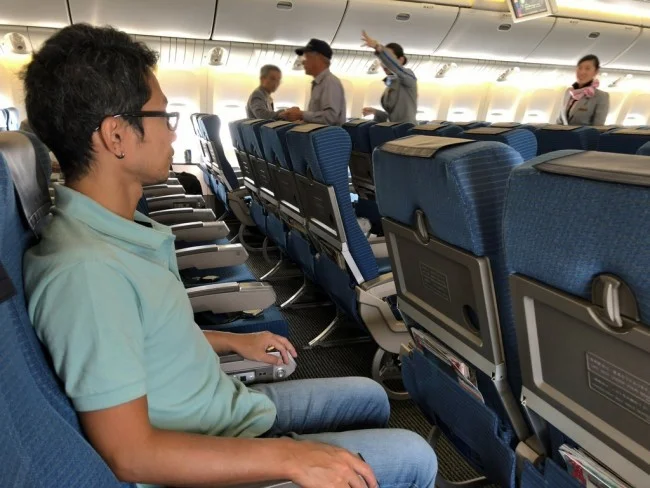 [マリオット・プラチナチャレンジ物語23] 沖縄行きANA NH469便（B777-300）の機内の様子と座席レビュー！