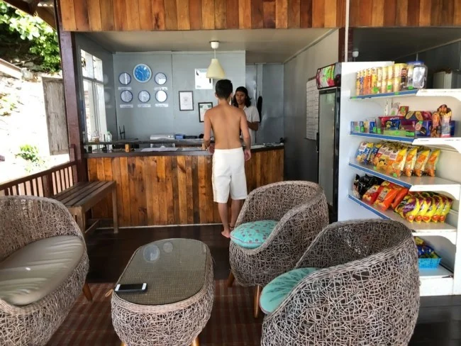 [マレーシアの秘境離島・レダン島GW旅行記29] 透明度抜群のレダン島の海の中へ