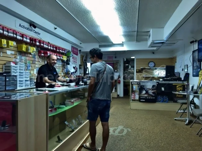 ハワイ ワイキキで格安SIMカードが買えるお得なお店