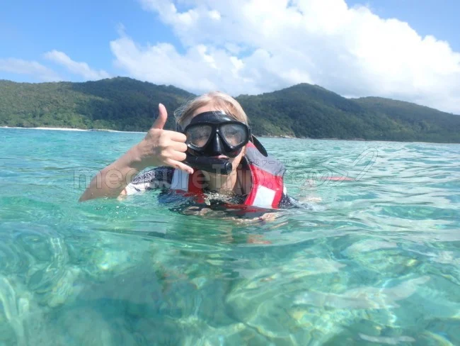 [マレーシアの秘境離島・レダン島GW旅行記51] レダン島の無人島でプライベートシュノーケル