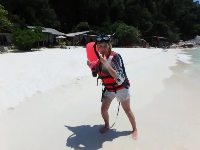 [マレーシアの秘境離島・レダン島GW旅行記52] 帰りのカヤックも大変。でもやっぱりレダン島の海は美しい。