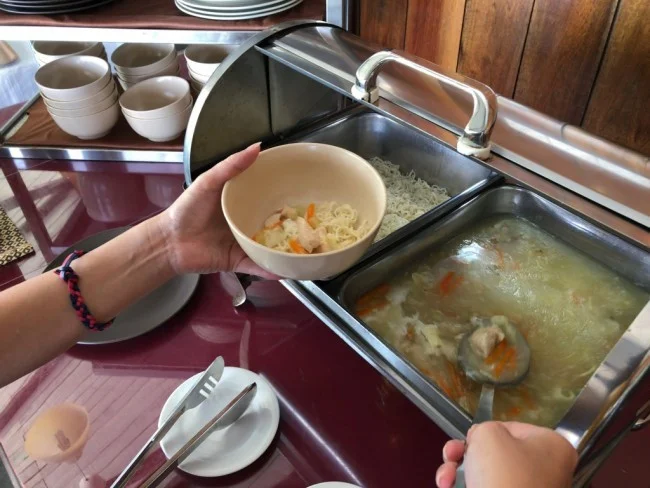 [マレーシアの秘境離島・レダン島GW旅行記53] 見た目最悪。味は最高のデザート。