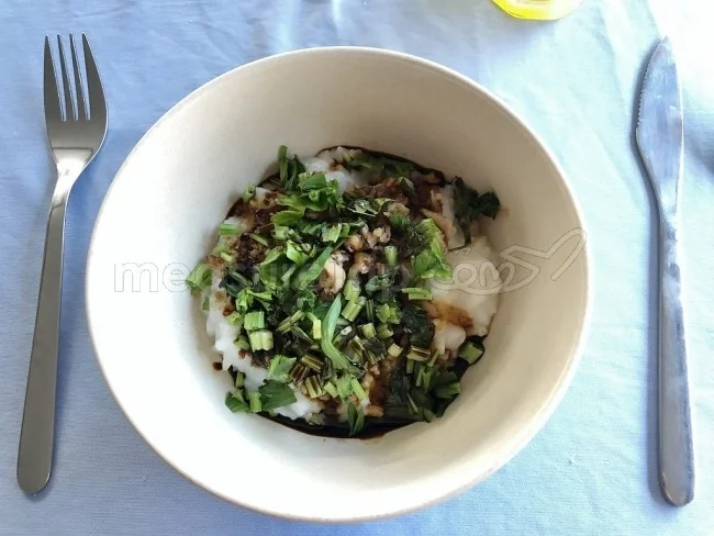 [マレーシアの秘境離島・レダン島GW旅行記57] 朝食にマレーシアのお粥さんをいただく。