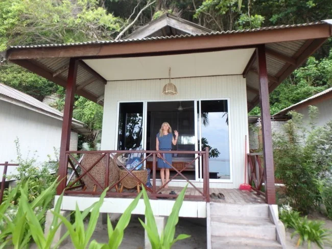 [マレーシアの秘境離島・レダン島GW旅行記58] Wisana Village リゾートをチェックアウト。ボートの時間まで空いた部屋を使っていいらしい。ラッキー！
