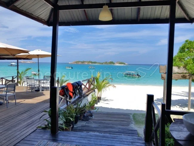 [マレーシアの秘境離島・レダン島GW旅行記60] Wisana Village リゾートを出発間際。思わぬプレゼントをいただく。